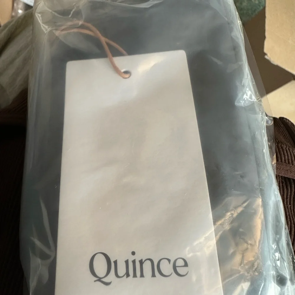 Quince Ultra Form High Neck Cropped Tank in Smokey Olive Size Small - Picture 4 of 4